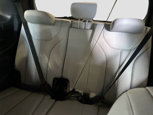 Used 2023 Hyundai Palisade SEL image 28