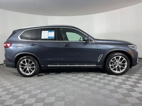 Used 2021 BMW X5 xDrive40i w/ Parking Assistance Package image 9