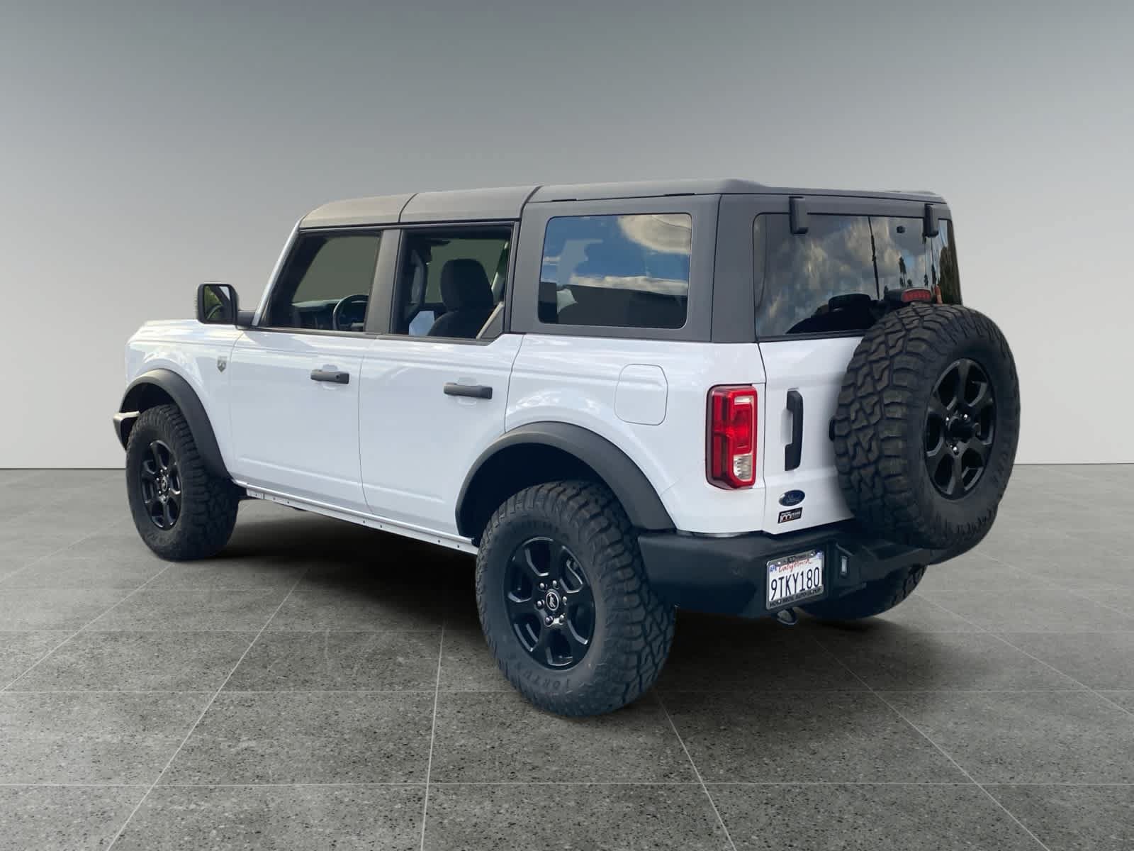 Used 2025 Ford Bronco Big Bend AWD/4WD image 3