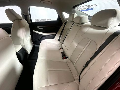 Used 2025 Hyundai Sonata SEL FWD image 21