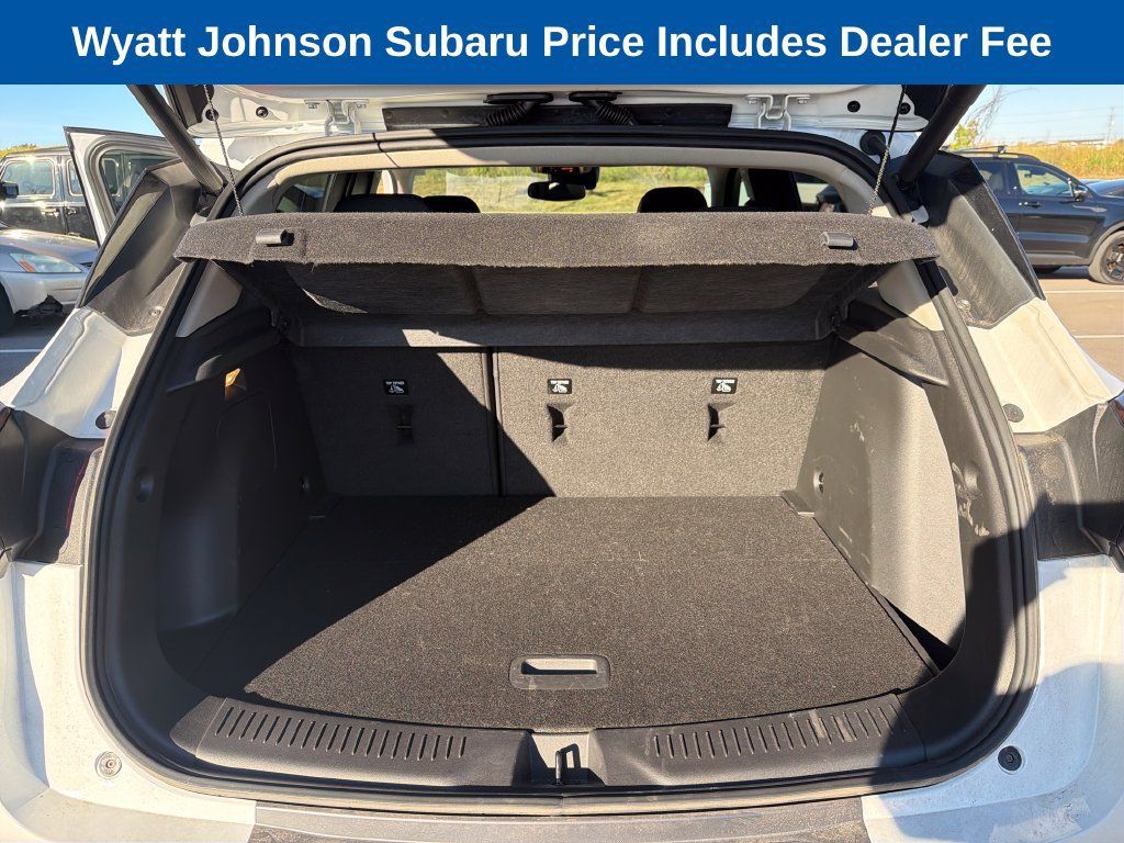 Used 2022 Buick Encore GX Essence w/ Experience Buick Package FWD image 38