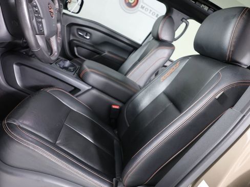 Used 2023 Nissan Titan PRO-4X w/ Pro-4x Convenience Package image 10