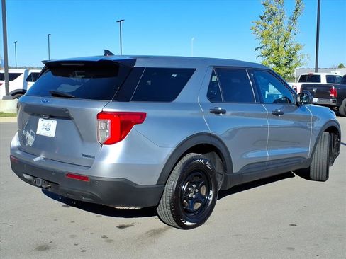 Used 2024 Ford Explorer Police Interceptor Utility image 3