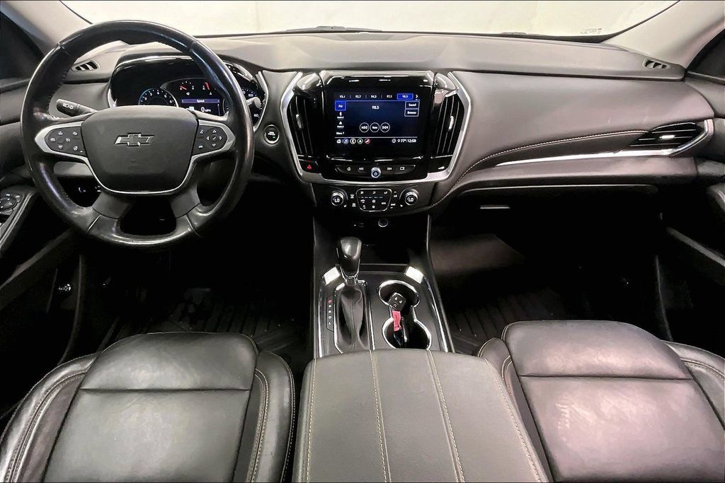 Used 2021 Chevrolet Traverse RS FWD image 14