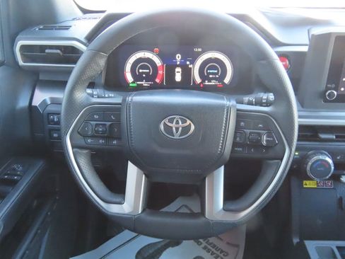 Used 2025 Toyota 4Runner TRD Off-Road image 10
