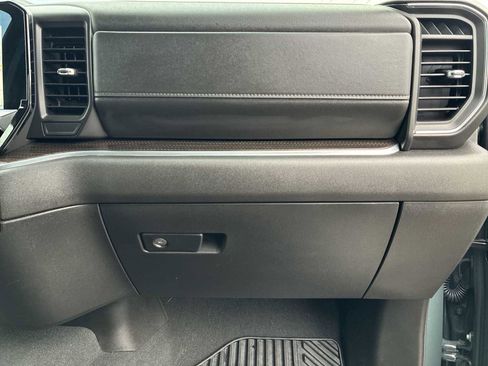 Used 2025 Chevrolet Silverado 1500 LT image 29