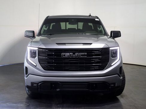 Used 2023 GMC Sierra 1500 Elevation w/ Preferred Package image 9