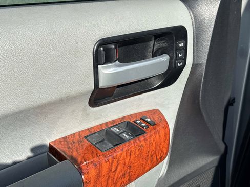 Used 2018 Toyota Sequoia Platinum image 22