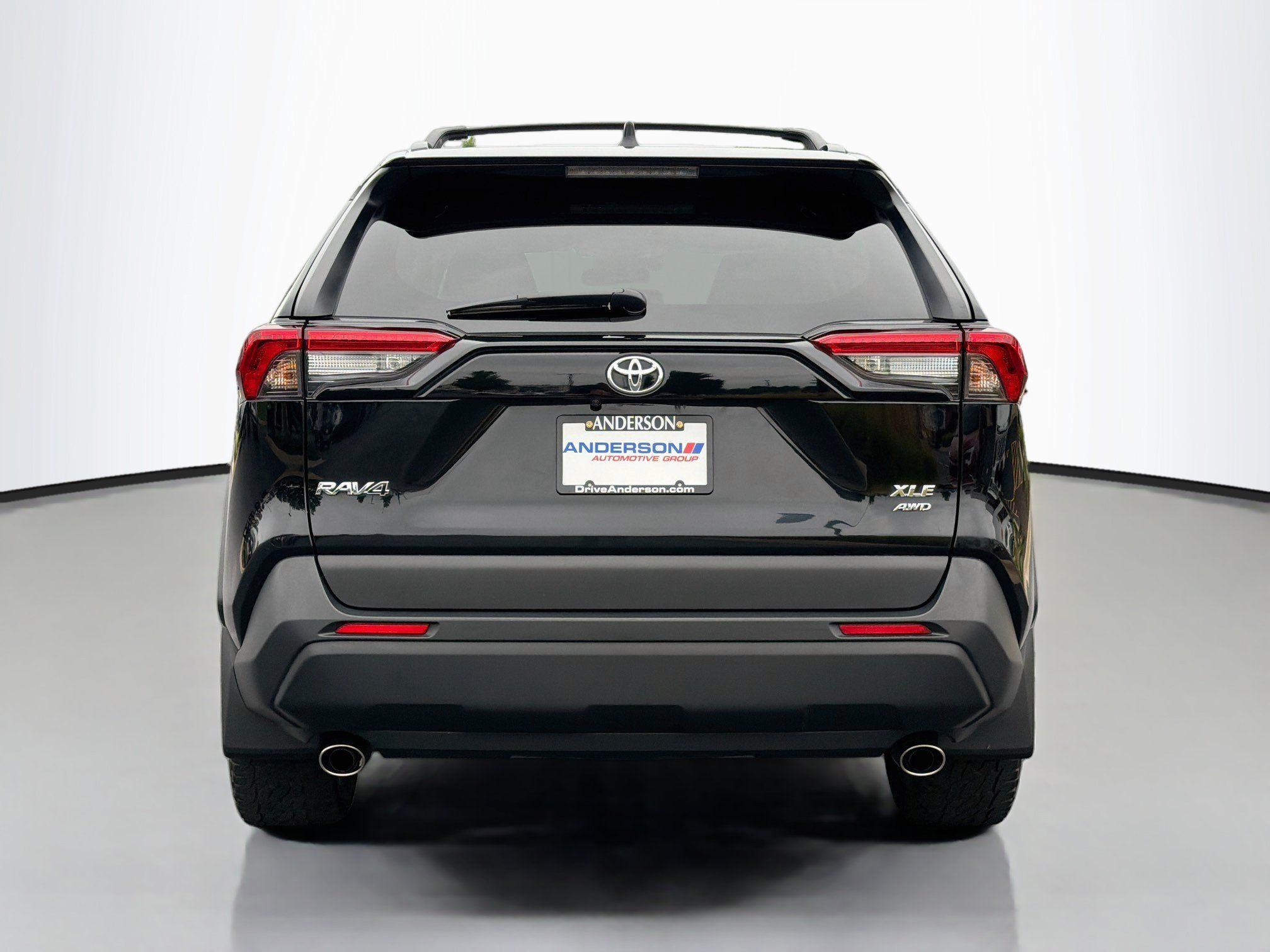 Used 2023 Toyota RAV4 XLE Premium AWD/4WD image 6