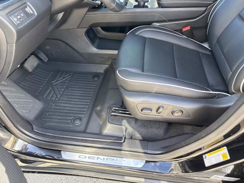 Used 2025 GMC Acadia Denali w/ Super Cruise Package image 20