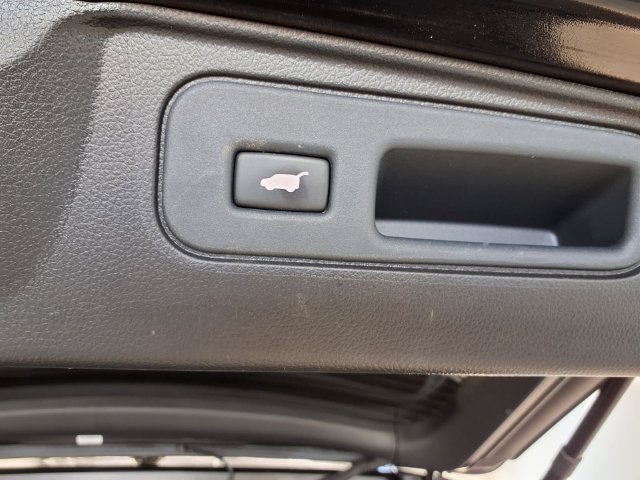Certified 2025 Honda Passport Black Edition image 26