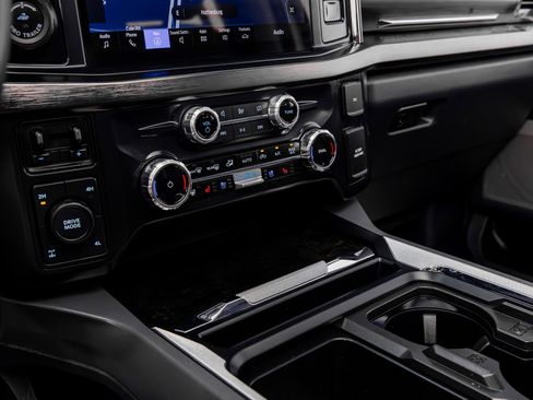 Used 2024 Ford F250 Lariat w/ Lariat Ultimate Package image 54