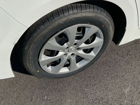 Used 2024 Toyota Corolla LE image 14