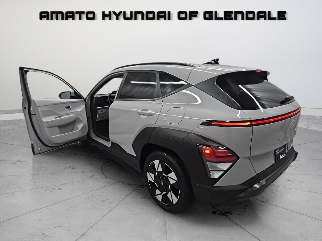 Certified 2025 Hyundai Kona SEL FWD image 5
