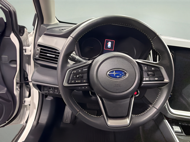 Used 2025 Subaru Outback Premium AWD/4WD image 16