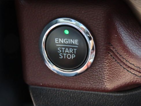 Used 2023 Ford Expedition Limited image 31