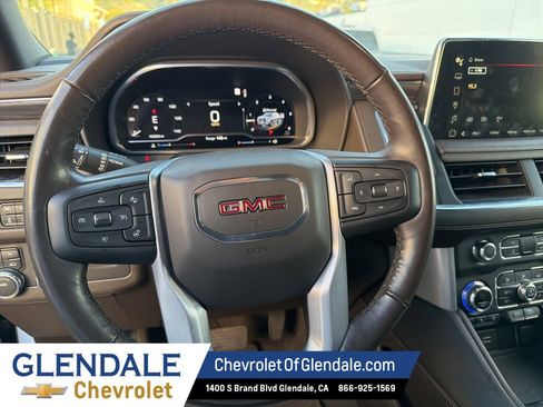 Used 2022 GMC Yukon SLT w/ SLT Premium Package image 12