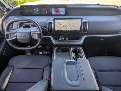 New 2026 Ford Expedition Platinum w/ Stealth Performance Package AWD/4WD image 18