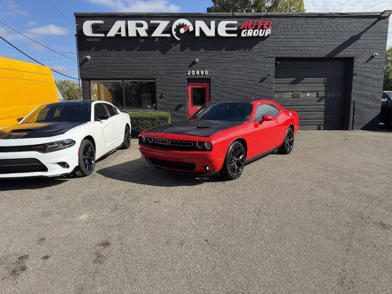 Used 2016 Dodge Challenger SXT Plus RWD image 1