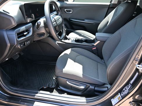 Used 2025 Kia K4 FWD image 17