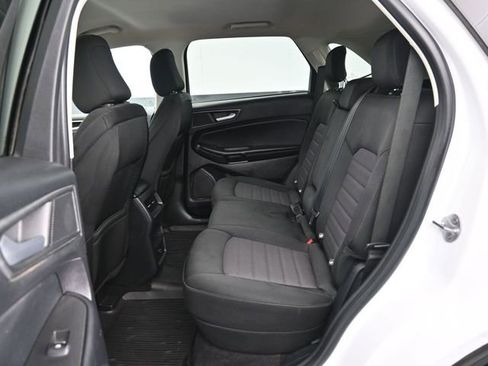 Used 2021 Ford Edge SE image 30