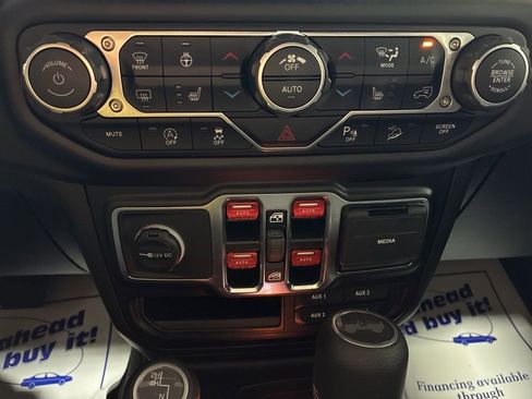 Used 2021 Jeep Wrangler Unlimited Sport AWD/4WD image 19