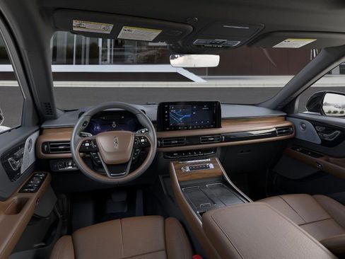 New 2025 Lincoln Aviator Reserve w/ Equipment Group 201A image 9