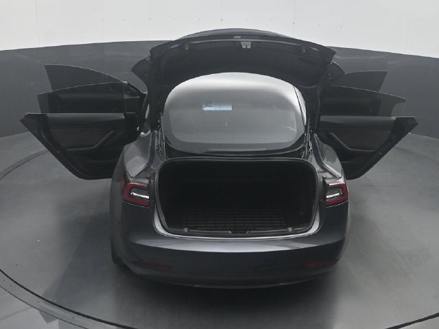 Used 2018 Tesla Model 3 Long Range RWD image 46