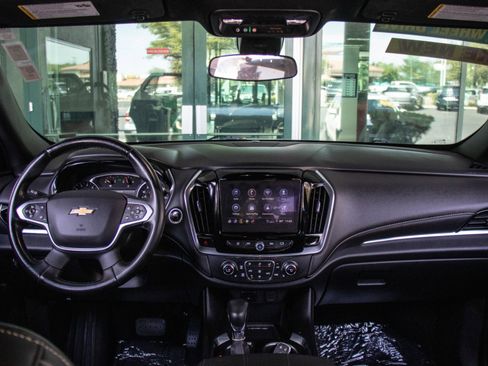 Used 2023 Chevrolet Traverse LT image 16