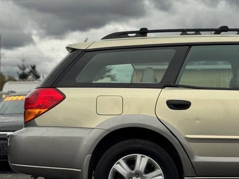 Used 2005 Subaru Outback 2.5i image 15