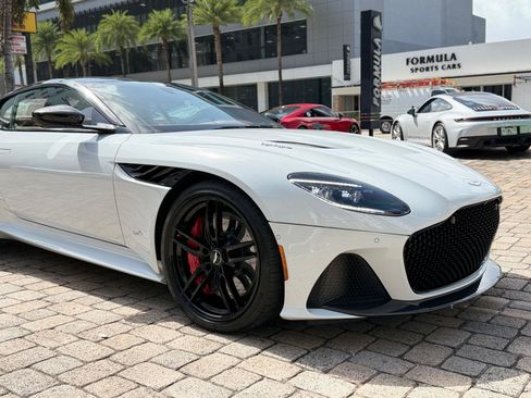 Used 2020 Aston Martin DBS Superleggera RWD image 9