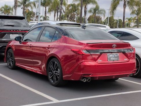 Used 2025 Toyota Camry XSE FWD image 8