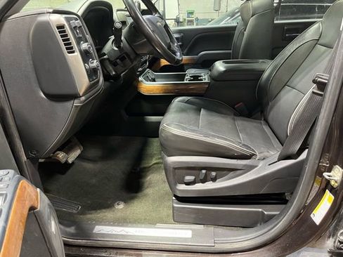 Used 2018 Chevrolet Silverado 2500 High Country w/ Duramax Plus Package image 4