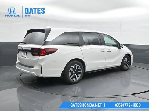 New 2026 Honda Odyssey EX-L image 2