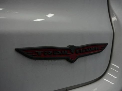 Used 2024 Jeep Compass Trailhawk image 7