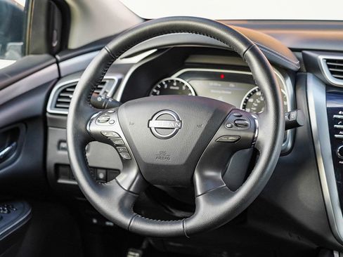 Used 2024 Nissan Murano SV w/ SV Midnight Edition Package image 18