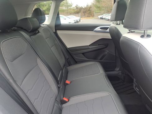 New 2026 Volkswagen Taos SE image 7