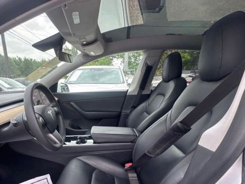 Used 2021 Tesla Model Y Long Range AWD/4WD image 3