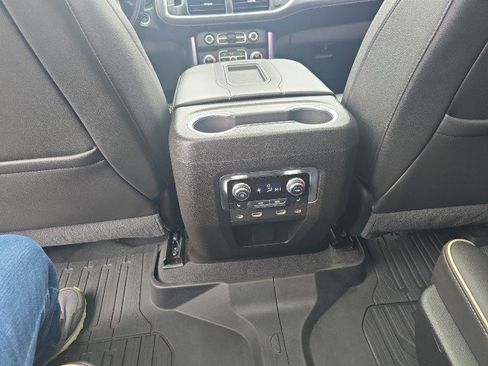 Used 2021 GMC Yukon SLT image 18