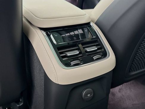 Certified 2026 Volvo XC90 T8 Plus w/ Protection Package Premier AWD/4WD image 27