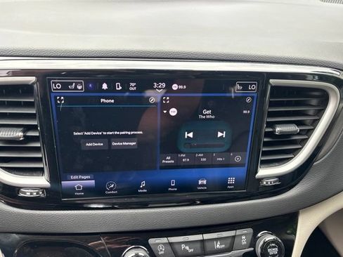 Used 2024 Chrysler Pacifica Touring-L FWD image 19