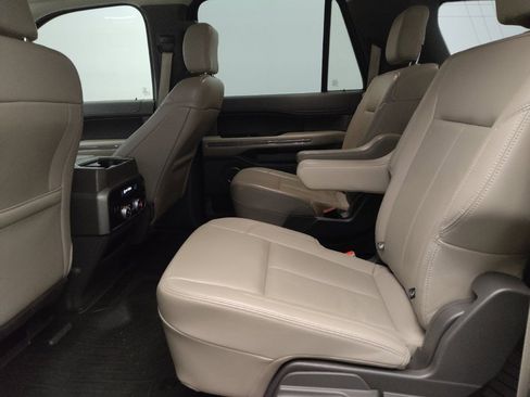 Used 2020 Ford Expedition Max XLT w/ Equipment Group 202A image 18