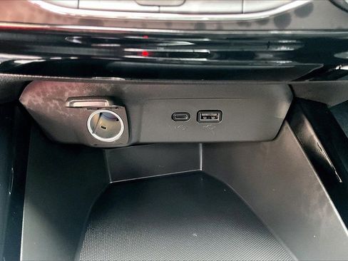 Used 2025 Chevrolet Trax LT image 16