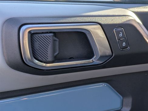 Used 2022 Ford Bronco Badlands image 13