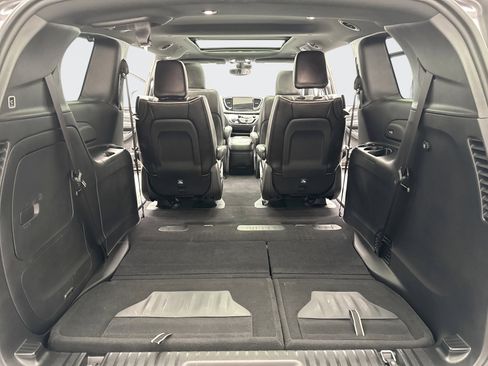 Used 2022 Chrysler Pacifica Limited w/ S Appearance Package image 25