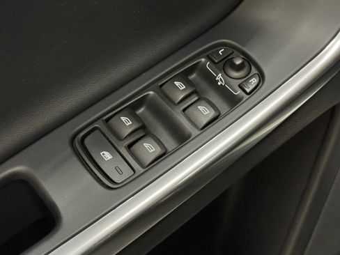 Used 2016 Volvo XC60 T6 R-Design Platinum w/ Climate Package image 13