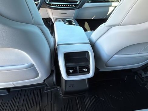 Used 2025 Cadillac Lyriq Sport image 21