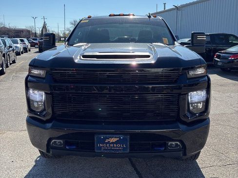Used 2021 Chevrolet Silverado 2500 Custom w/ Custom Value Package AWD/4WD image 8