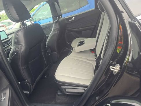 Used 2026 Ford Escape SE w/ PHEV Premium Package FWD image 8