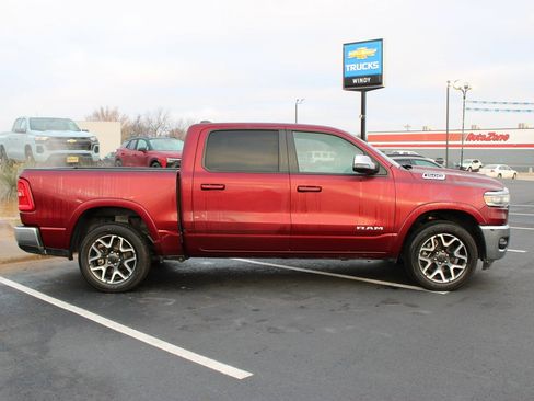 Used 2025 RAM 1500 Laramie AWD/4WD image 10